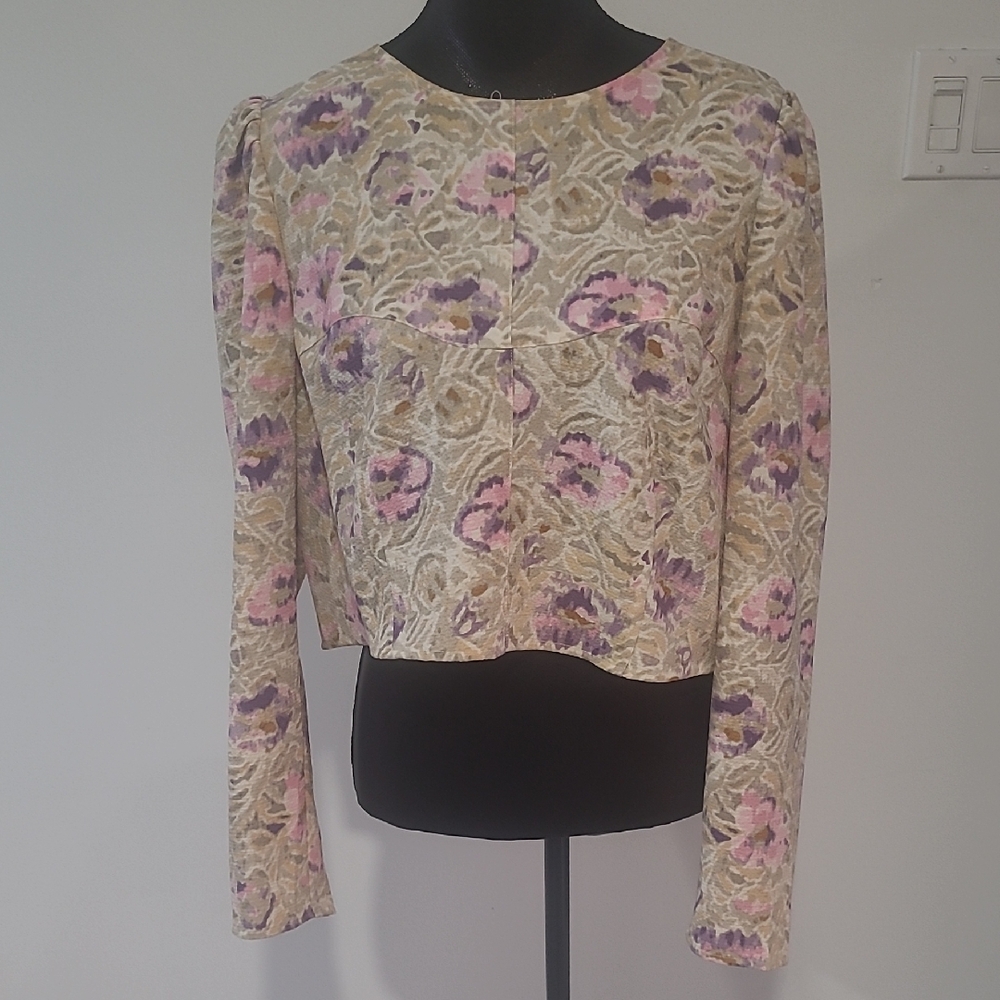 H&M Floral Cropped Long Sleeve Blouse in Cream, Pink & Purple